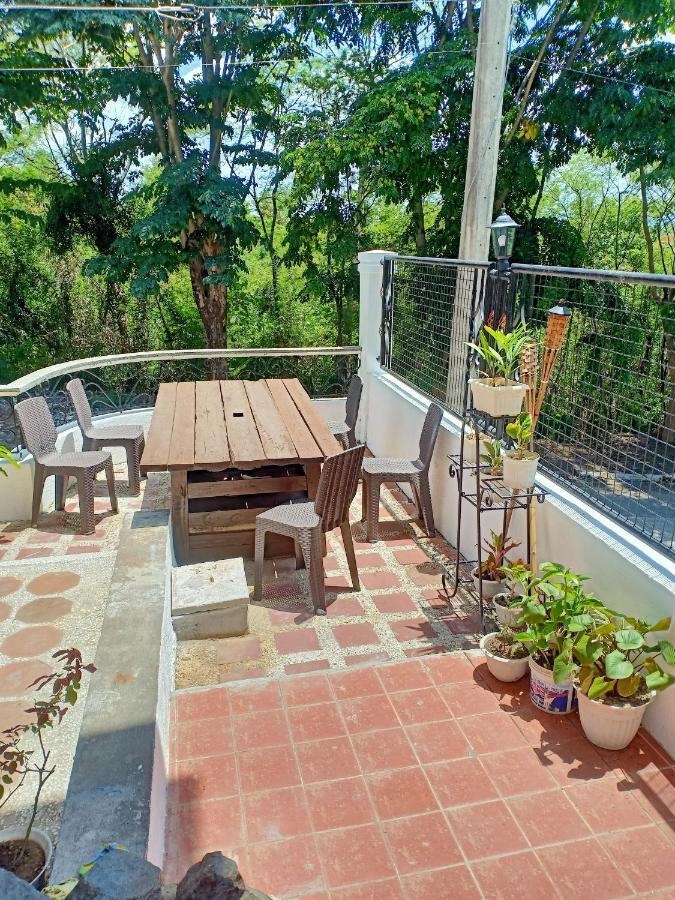 El Castillo Bed&Breakfast Angono Exterior foto