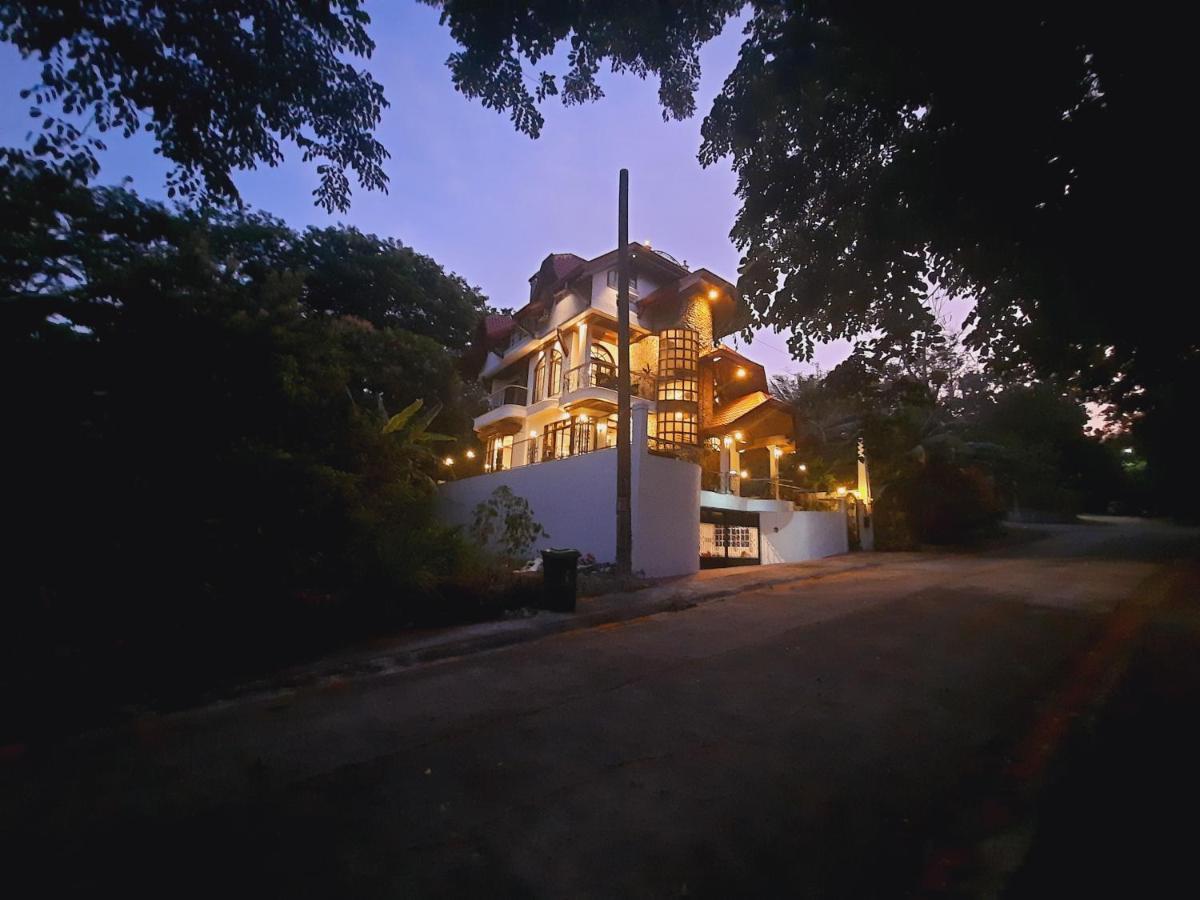 El Castillo Bed&Breakfast Angono Exterior foto