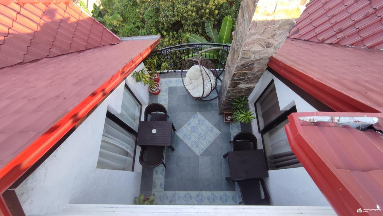 El Castillo Bed&Breakfast Angono Exterior foto