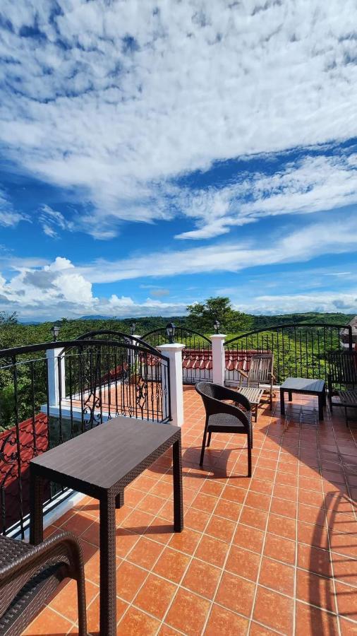 El Castillo Bed&Breakfast Angono Exterior foto